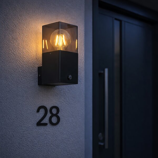 Lampa ścienna zewnętrzna czarna IP44 z czujnikiem zmierzchu do świtu - Denmark