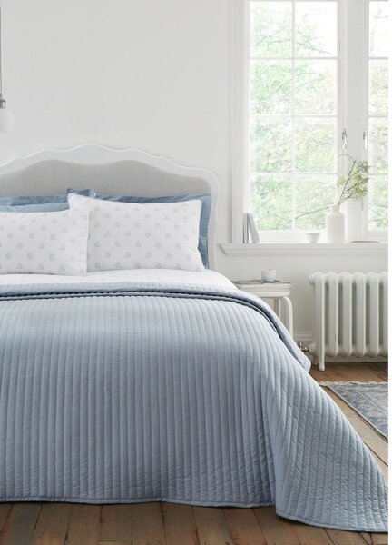 Niebieska narzuta pikowana 230x220 cm Quilted Lines – Bianca