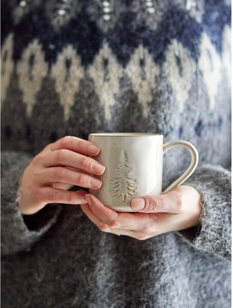 Kremowa kamionkowa filiżanka ze świątecznym motywem 300 ml Winter – Bloomingville