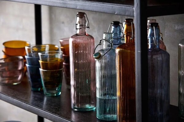 Różowa szklana butelka 1,2 l Kusintha − Bitz