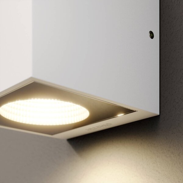 Kinkiet zewnętrzny LED Tassnim Arcchio, możliwość ściemniania, biały / opal, aluminium, nowoczesny
