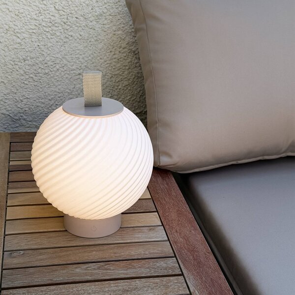 Briloner Lampa stołowa LED z akumulatorem Brilo unplugged Globe, beżowo-biała, IP44 możliwość ściemniania, kremowy / amber, przedpokój, tworzywo sztuczne, nowoczesny