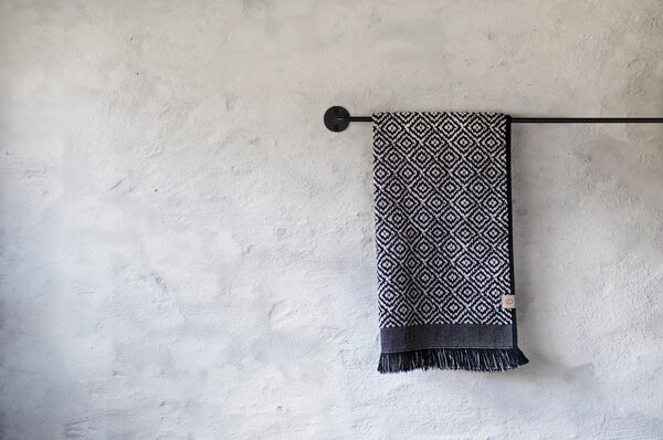 Czarno-biały bawełniany ręcznik 50x95 cm Morocco – Mette Ditmer Denmark
