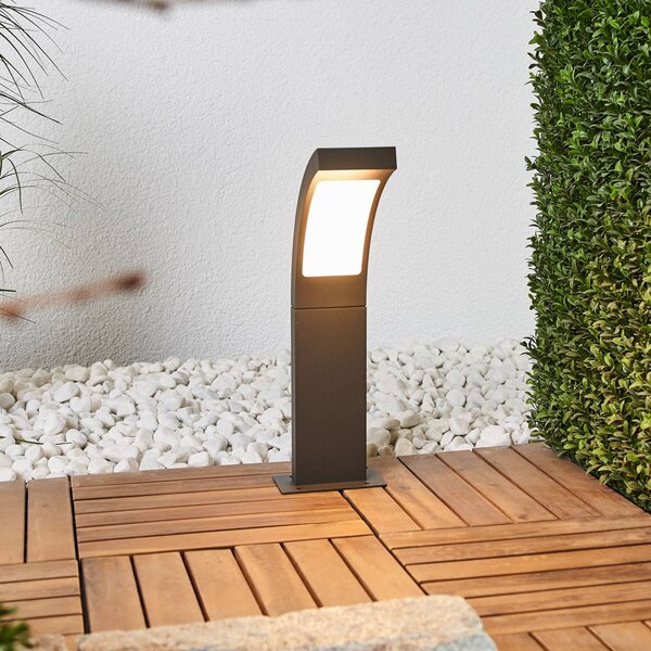 Lampa ogrodowa stojąca Juvia Lucande, czarny, aluminium, nowoczesny