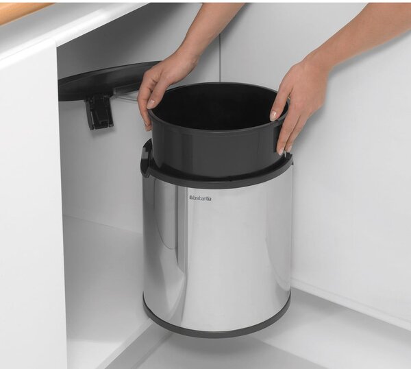 Stalowy kosz na śmieci do zabudowy w kolorze srebra z połyskiem 15 l – Brabantia