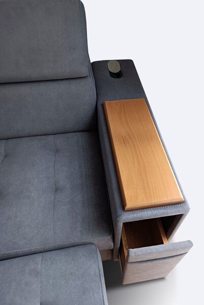 Trzyosobowa sofa Luksor I z Relax z regulowanymi zagłówkami, półką pod laptop i wysuwanym barkiem
