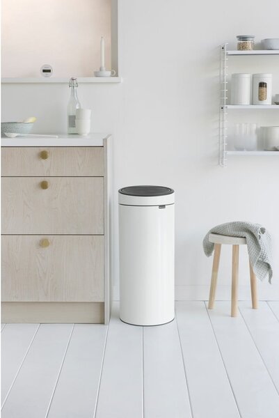 Biały stalowy kosz na śmieci otwierany na dotyk 30 l Touch Bin – Brabantia