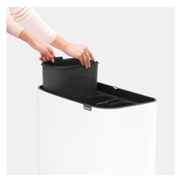 Biały stalowy kosz na śmieci do segregacji odpadów otwierany na dotyk 33 l Bo Touch Bin – Brabantia