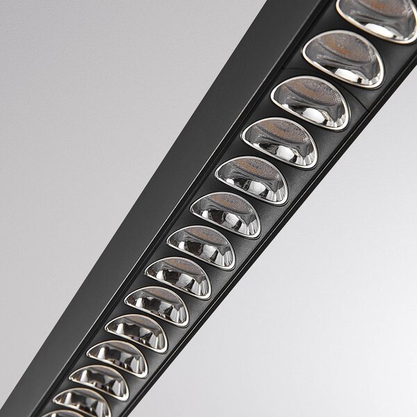 Molto Luce Żyrandol LED PERFORA PROLINE M, czarna, 106 cm, DALI, światło skierowane w możliwość ściemniania, czarny, salon / jadalnia, aluminium, nowoczesny