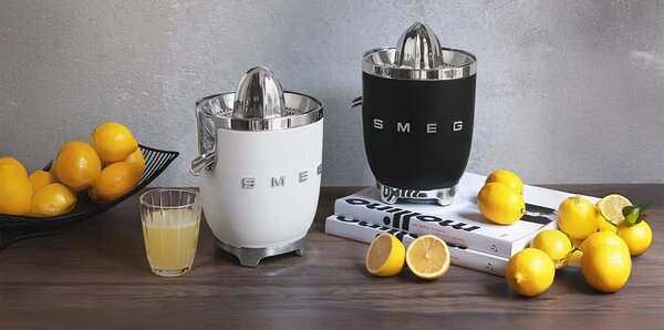 Biała sokowirówka 50's Retro Style – SMEG