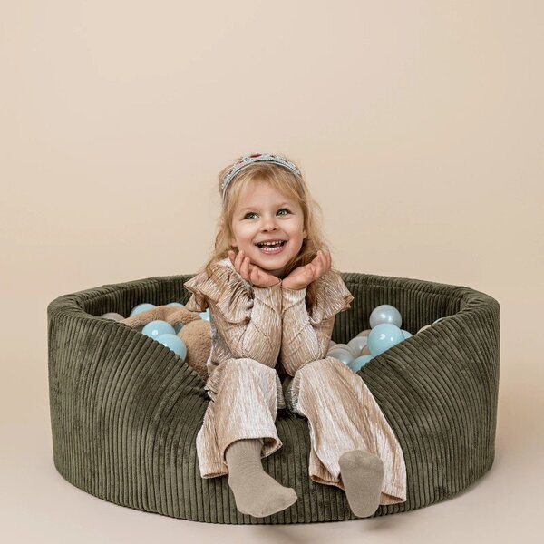 Sztruksowy basen z kulkami w kolorze khaki 90x90x30 cm Montessori – Meowbaby