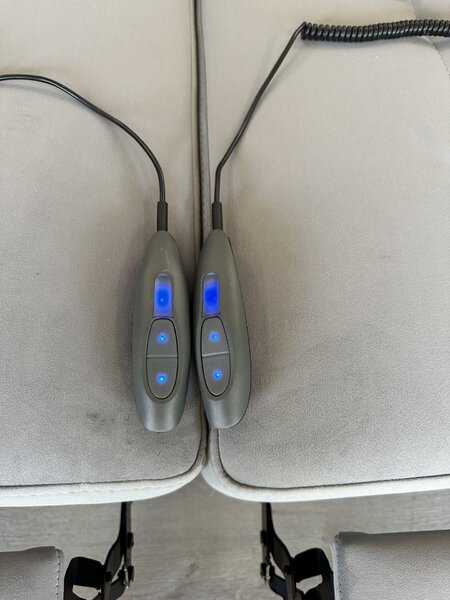 Narożnik rozkładany, uniwersalna podkowa 250/330x250cm cm Tulum VI 2x relax elektryczny + 2x barek