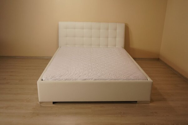 Łóżko tapicerowane PIK 140/200 cm ze stelażem w stylu glamour