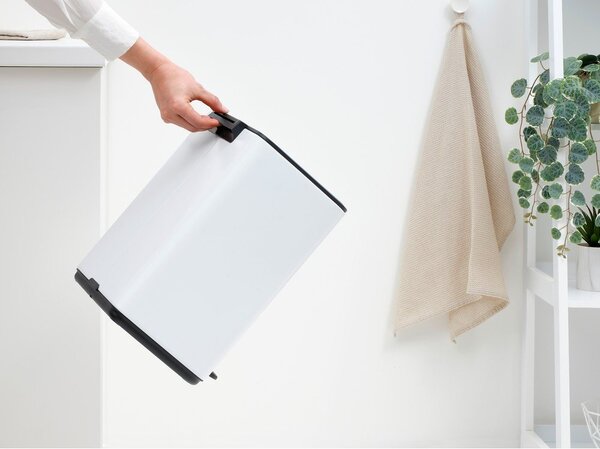 Biały stalowy kosz na śmieci z pedałem 12 l Bo – Brabantia