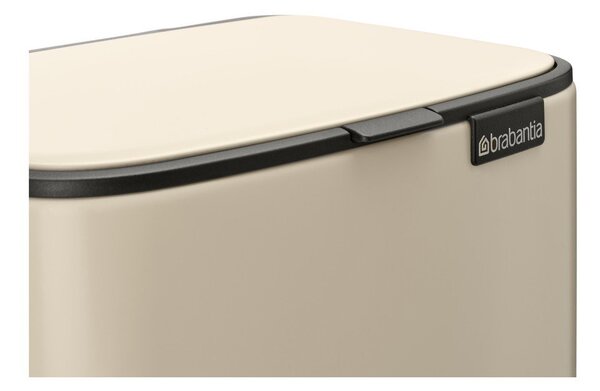 Beżowy stalowy kosz na śmieci z pedałem 7 l Bo – Brabantia