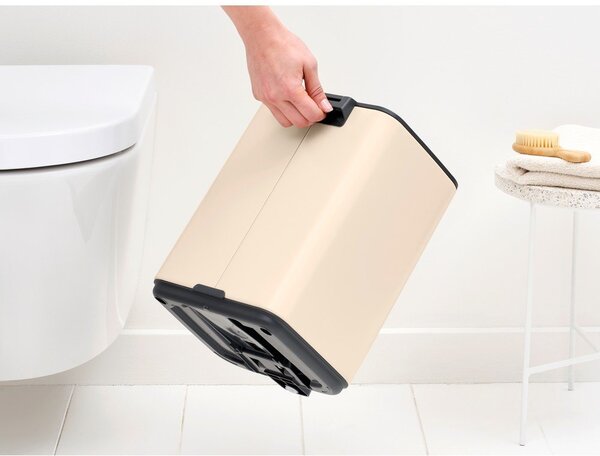 Beżowy stalowy kosz na śmieci z pedałem 7 l Bo – Brabantia
