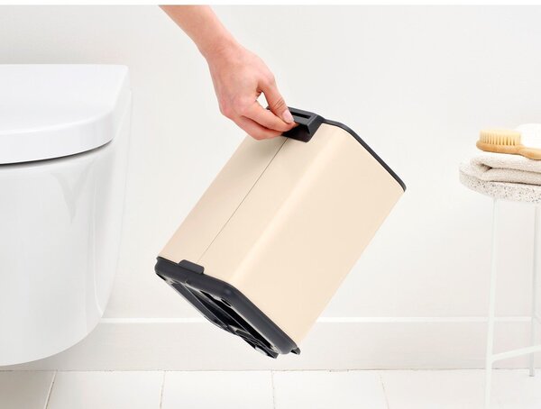 Beżowy stalowy kosz na śmieci z pedałem 4 l Bo – Brabantia