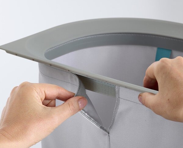 Jasnoszary tekstylny kosz na pranie 2x40 l Duo – Joseph Joseph