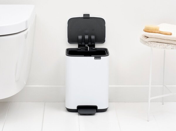 Biały stalowy kosz na śmieci z pedałem 4 l Bo – Brabantia