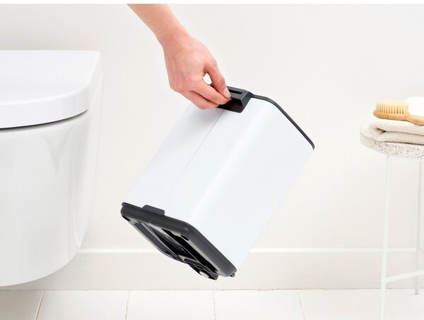 Biały stalowy kosz na śmieci z pedałem 4 l Bo – Brabantia
