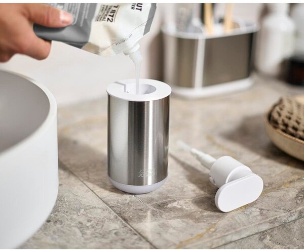 Dozownik do mydła ze stali nierdzewnej w kolorze srebra 300 ml Duo Steel – Joseph Joseph