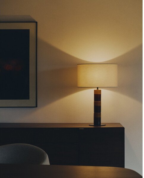 Lampa stołowa z tekstylnym kloszem (wysokość 61,5 cm) Mavran – Kave Home