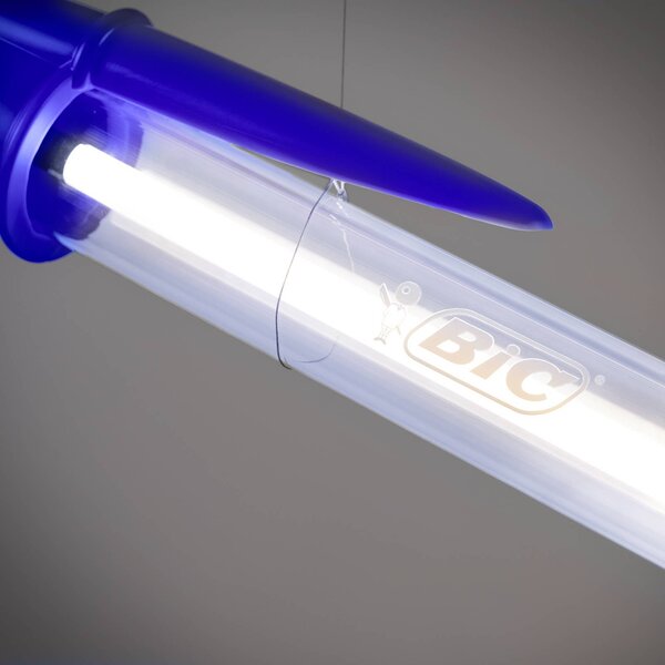 SELETTI Lampa wisząca LED BIC, niebieska, długość 173 cm BIC, niebieski, salon / jadalnia, tworzywo sztuczne, design