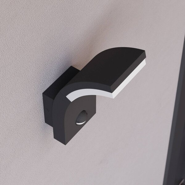 Lampa zewnętrzna z czujnikiem ruchu Timm Lucande, czarny, aluminium, nowoczesny