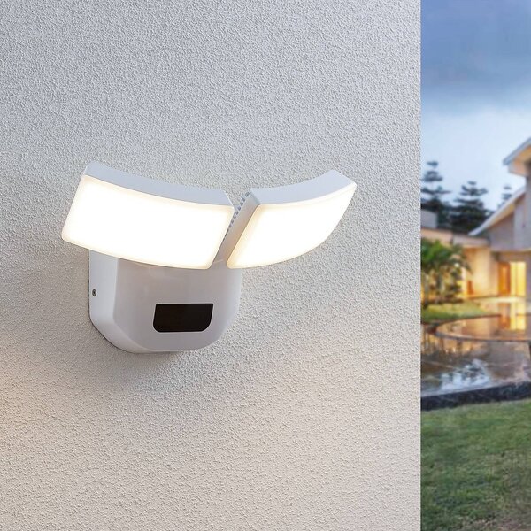 Lampa zewnętrzna z czujnikiem ruchu Nikias Lindby, biały / opal, aluminium, nowoczesny