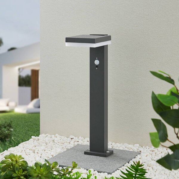 Lindby Laira solarny słupek oświetleniowy LED 50cm, czarny, aluminium, nowoczesny