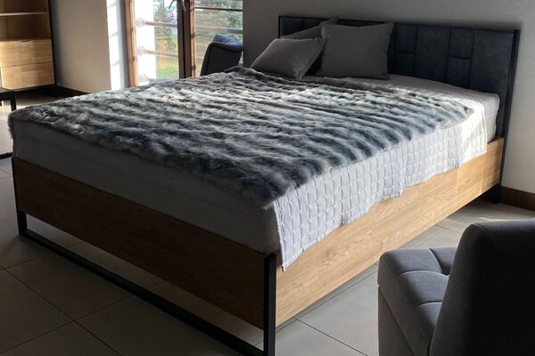 Łóżko metalowo-drewniane w stylu LOFT