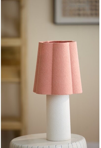 Łososiowa/kremowa lampa stołowa z tekstylnym kloszem (wysokość 50 cm) Musaby – Light & Living