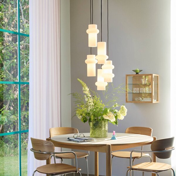 Hübsch Lampa wisząca Pilule Down, możliwość ściemniania, biały / opal, salon / jadalnia, szkło, skandynawski