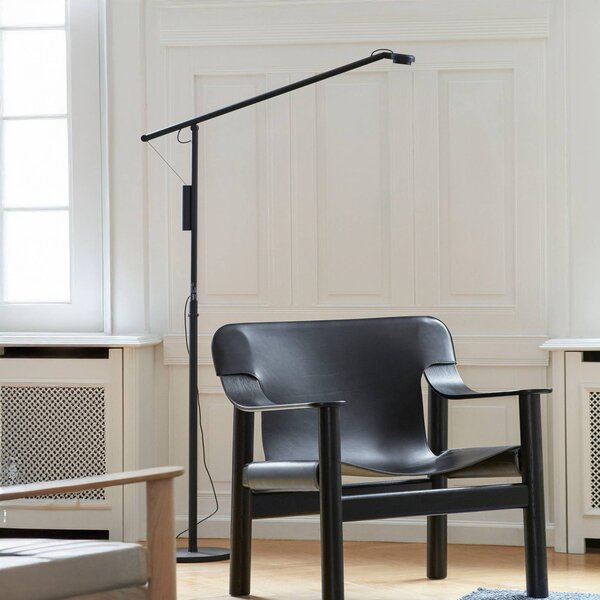 HAY Lampa stojąca Fifty-Fifty, możliwość ściemniania, czarny, salon / jadalnia, aluminium, design