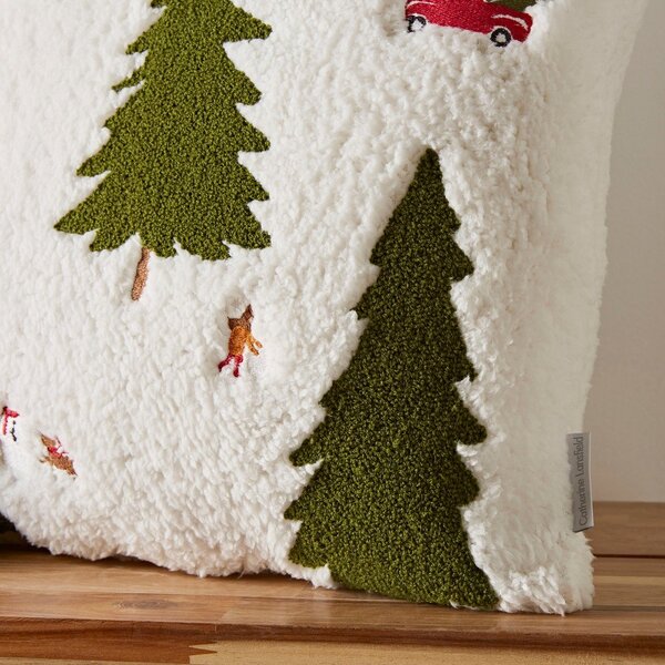 Poduszka dekoracyjna ze świątecznym motywem z materiału bouclé 45x45 cm Christmas Tree – Catherine Lansfield