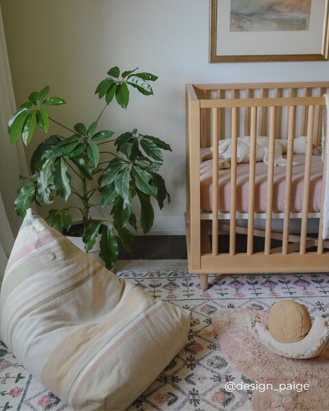 Kremowy dziecięcy worek do siedzenia Cleo Multi Stripe – Lorena Canals