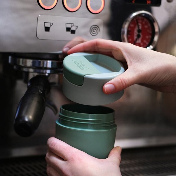 Miętowy kubek podróżny 340 ml Sipp – Joseph Joseph