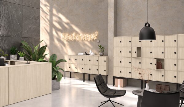Szafa biurowa FRAME, niska, biała podstawa, 6x drzwi, 1299 x 450 x 1331 mm, zamek RFID, dąb naturalny