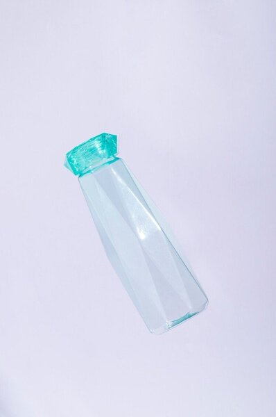 Niebieska podróżna butelka 600 ml Mimo – Premier Housewares
