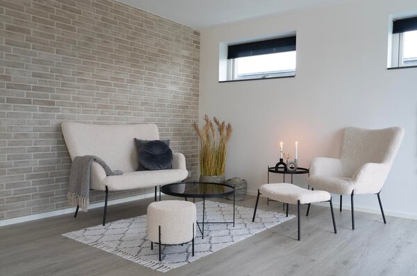 Kremowy puf z imitacji futra Alford – House Nordic