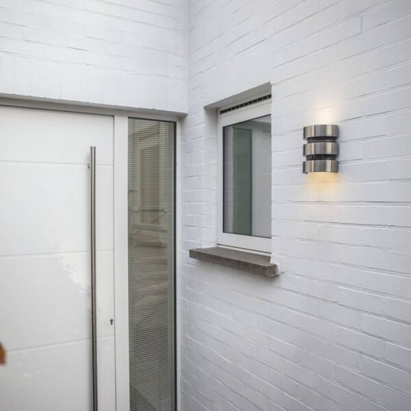 LUTEC Zewnętrzny kinkiet LED z czujnikiem MAYA, stal nierdzewna, wysokość 18 cm, IP44 MAYA, aluminiowy / szary / cynkowy, stal szlachetna, nowoczesny