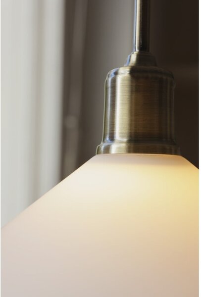 Lampa wisząca w kolorze mosiądzu z białym szklanym kloszem ø 25 cm Vela – Markslöjd