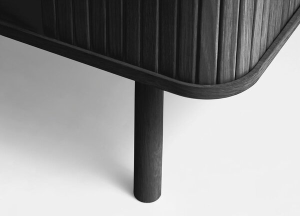 Czarna szafka pod TV w dekorze dębu 160x56 cm Cavo – Unique Furniture