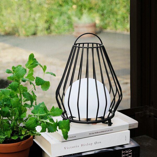 Zewnętrzna Lampa Dyberg Larsen, Evesham, ściemnialny, czarny, taras, metal, design