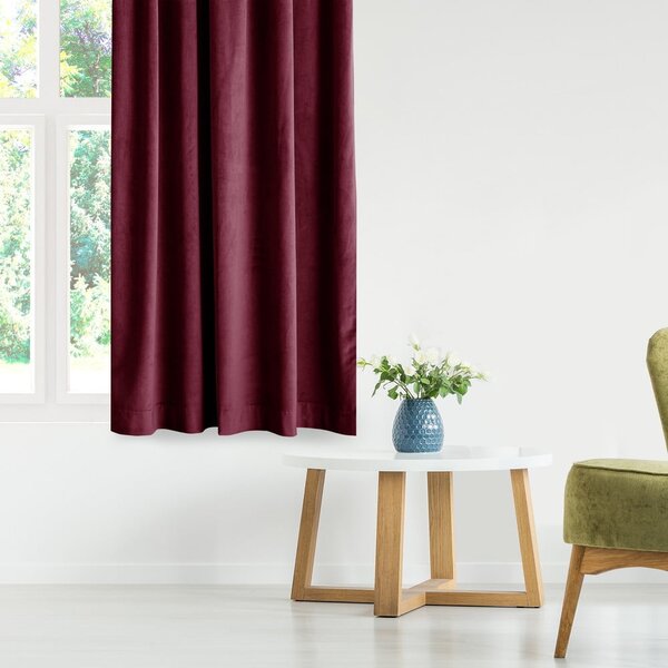 Bordowa aksamitna zasłona częściowo zaciemniająca (dimout) 140x245 cm Eyelets – Restilo