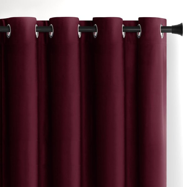 Bordowa aksamitna zasłona częściowo zaciemniająca (dimout) 140x245 cm Eyelets – Restilo
