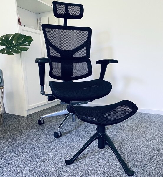 Ergonomiczny fotel biurowy z siateczki ErgoFly Sail Alum, zgodny z normą BHP