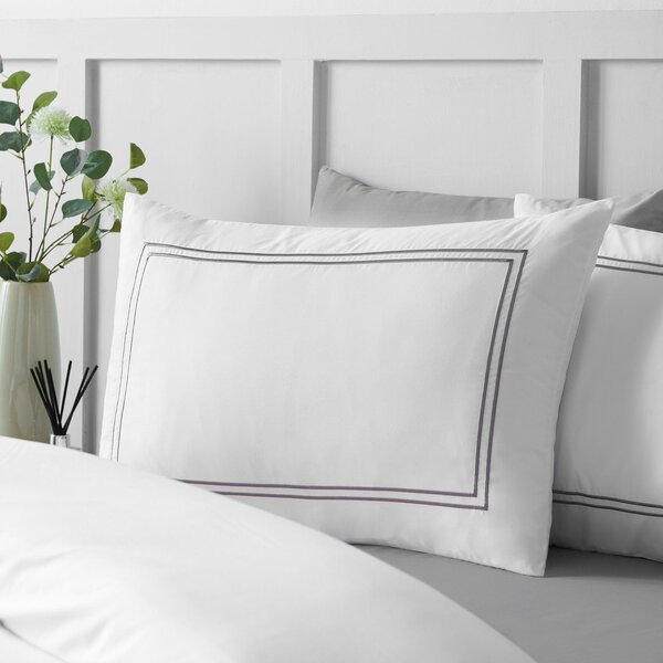 Biała satynowa pościel jednoosobowa 135x200 cm So Soft Mono Satin Stitch – Catherine Lansfield