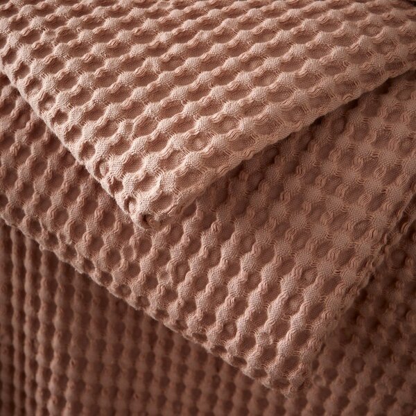 Szaroróżowy bawełniany koc 150x200 cm Jaipur Chunky Waffle – Pineapple Elephant