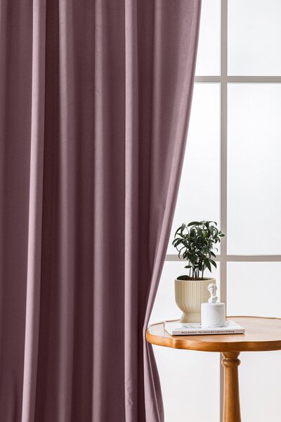 Jasnofioletowa zaciemniająca zasłona VELVET 140x250 cm Zawieszanie: Metalowe pierścienie